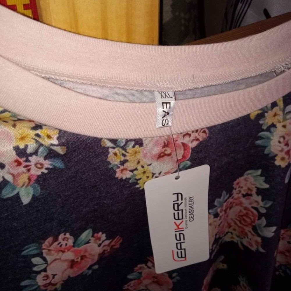 Plus size top - Picture 3 of 4